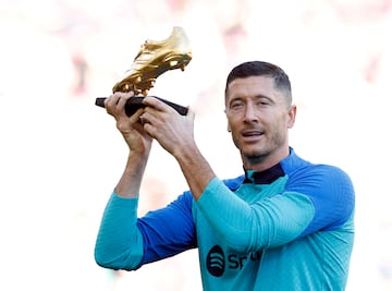 Lewandowski celebra en Barcelona su Bota de Oro ganada como jugador del Bayern