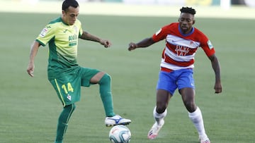 28/06/20 CORONAVIRUS COVID19 PARTIDO PRIMERA DIVISION Granada CF - SD Eibar En la imagen Orellana (SD Eibar) y Yan Eteki (Granada CF)