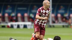 Kobe&#039;s midfielder Andres Iniesta celebrates his goal during the AFC Champions League round of 16 football match between Japan&#039;s Vissel Kobe and China&#039;s Shanghai SIPG on December 7, 2020 at the Khalifa International Stadium in the Qatari cap