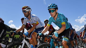 Miguel Ángel López y Alejandro Valverde durante una etapa del Criterium del Dauphiné.