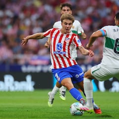 Simeone aprieta a Barrios, al que cuida con ‘mimo’ en la última sesión de la semana