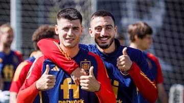 LAS ROZAS (MADRID), 13/06/2023.- Los delanteros de la selección española Álvaro Morata (i) y Joselu (d) durante el entrenamiento del equipo este martes en la Ciudad del Fútbol de Las Rozas, Madrid para preparar las semifinales de la Liga de las Naciones contra Italia del próximo jueves. EFE/Pablo García/RFEF SOLO USO EDITORIAL/SOLO DISPONIBLE PARA ILUSTRAR LA NOTICIA QUE ACOMPAÑA (CRÉDITO OBLIGATORIO)
