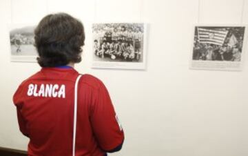 La exposición muestra la vinculación de San Lorenzo de El Escorial con el club rojiblanco a lo largo de la historia.  