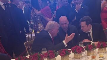 Imagen de Donald Trump junto con Dana White, jefe de la UFC, y Elon Musk, CEO de Tesla, X y SpaceX.