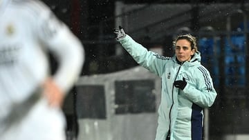 Arsenal's Dutch coach Renee Slegers gestures during the UEFA Women's Champions League quarter final first leg football match between Real Madrid CF and Arsenal at the Alfredo Di Stefano stadium in Madrid on March 18, 2025. (Photo by JAVIER SORIANO / AFP)