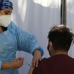 Calendario de vacunación COVID en Chile: cómo sigue y quiénes se vacunan esta semana