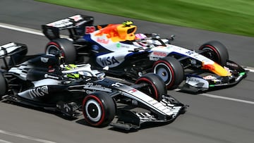 Liam Lawson (RB) y Checo Pérez (Cadillac) durante el GP de Australia de F1.