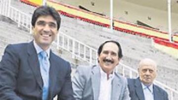 <b>VOCES TAURINAS. </b>Emilio Muñoz, Manolo Molés y Antoñete.
