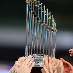 MLB World Series Commissioner’s Trophy: Size, weight, value and what is it made of?