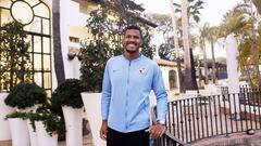 Salom&oacute;n Rond&oacute;n, posando para AS durante su concentraci&oacute;n con el Dalian Yifang en Marbella.
 