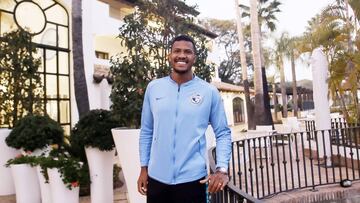 Salomón Rondón, posando para AS durante su concentración con el Dalian Yifang en Marbella.