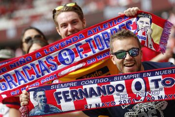 Los aficionados rojiblancos se volcaron con Fernando Torres.