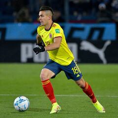 Colombia ante Arabia, bajo la mirada a la distancia de Lorenzo