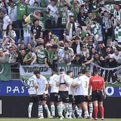 Golpe de autoridad de un Racing que acaricia el playoff