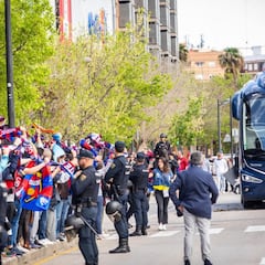 El Levante denuncia el proceder de la Policia Nacional en los recibimientos al equipo