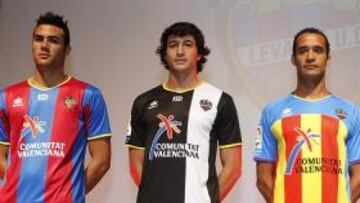 El Levante presenta sus nuevas equipaciones