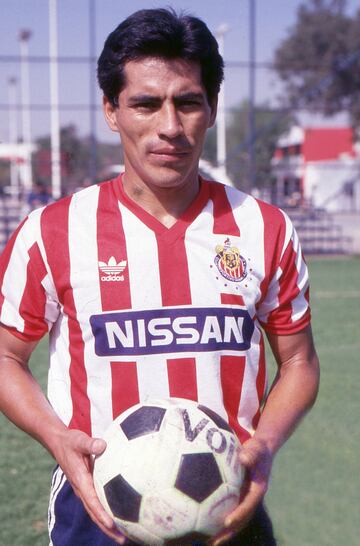 El "maestro" Galindo, dueño de una técnica impecable con ambos perfiles, anotó para Chivas en 85 ocasiones; es el sexto mejor goleador histórico del rebaño.