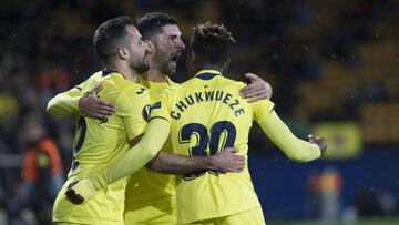 Los jugadores del Villarreal celebran un gol en la Europa League.