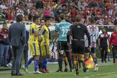 Sosa explota contra el arbitraje, tras eliminación ante Chivas
