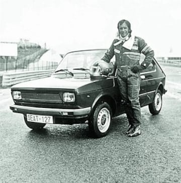 1978. El piloto de Fórmula 1 Emerson Fittipaldi: "No hay ningún coche como el Seat 127 para la vida diaria tras probarlo en el circuito del Jarama.