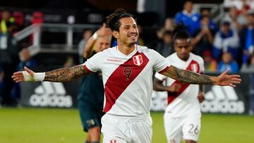 Washington, Dc (United States), 28/09/2022.- Peru's Gianluca Lapadula celebrates after scoring during the international friendly match between Peru and El Salvador at Audi Field in Washington, DC, USA, 27 September 2021. (Futbol, Amistoso, Estados Unidos) EFE/EPA/WILL OLIVER
