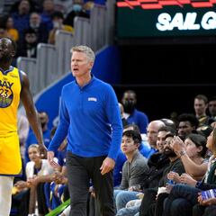 'Lack of urgency' claims Steve Kerr as Warriors fall in San Antonio