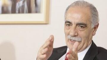 <b>PRESIDENTE DE LA BASE. </b>Carlos Castaño fue técnico, seleccionador y presidente de la Madrileña.