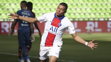 Mbappé, en uno de sus goles al Metz el pasado sábado.