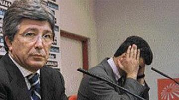 <B>SERIOS</B>. Los dirigentes del Atlético atendieron a la Prensa con gesto serio, aunque satisfechos porque creen que la ampliación irá bien.