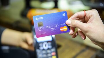 Alerta por una nueva forma de robar el dinero de tu tarjeta: declaran en peligro a los usuarios del banco de moda en España