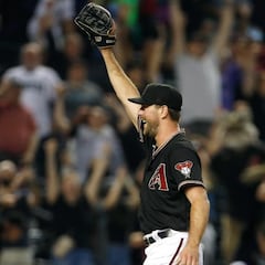 Former electrician Gilbert etches his name into MLB history