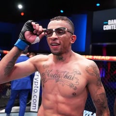 Carlos Prates, el peleador fumador, arrasa en UFC: “Antes me echaba una cajetilla diaria”