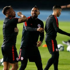 Arturo Vidal reacciona al regreso de Eduardo Vargas a Chile y le deja este mensaje