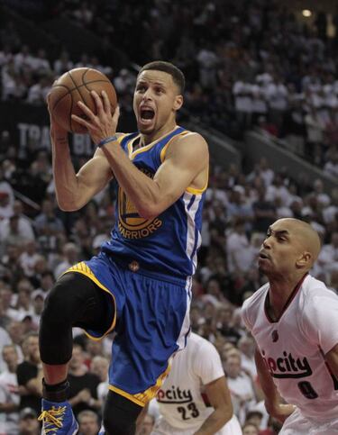 Stephen Curry saves Warriors in overtime against Portland