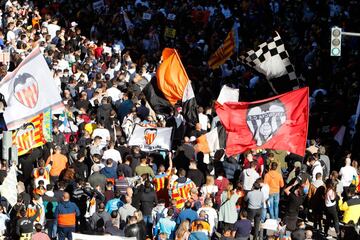 La manifestación de Valencia contra Lim, en imágenes