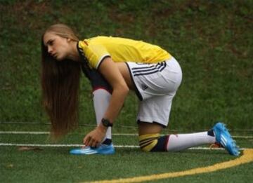 Nicole Regnier, figura de la Selección Colombiana de fútbol femenino, volvió a su país tras un paso por España, pero fichó por América de Cali, rival del Deportivo Cali, su antiguo club. Denunció amenazas de muerte.