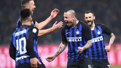 Nainggolan y sus compa&ntilde;eros celebran el 2-1 en el Inter-Sampdoria.