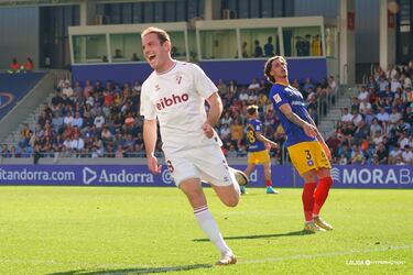 Segundo doblete de la temporada de un jugador que no para de dar alegrías al Eibar. Con los dos tantos que marcó este fin de semana ya suma 14 dianas. En ambas acciones demostró que se le caen los goles de los bolsillos, los dos con sendos derechazos.