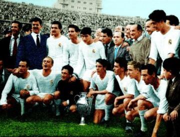 La Segunda. La final disputada en el Santiago Bernabéu ante la Fiorentina. Di Stefano marcó el 1-0 de penalti y Gento el 2-0 definitivo.
