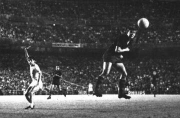 Años en el club: 1961-1971 | Goles totales con el FC Barcelona: 104