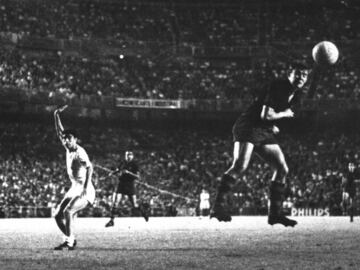 Años en el club: 1961-1971 | Goles totales con el FC Barcelona: 104