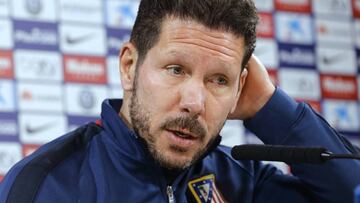 GRA097. MAJADAHONDA (C.A. DE MADRID), 18/03/2016.- El técnico argentino del Atlético de Madrid, Diego Simeone, durante la rueda de prensa posterior al entrenamiento realizado hoy en Majadahonda, donde el equipo prepara el encuentro de la trigésima jornada