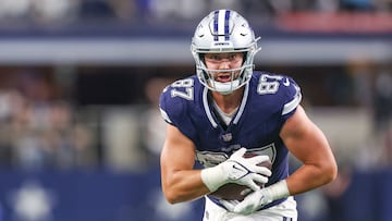 ARLINGTON, TX - OCTOBER 29: Dallas Cowboys tight end Jake Ferguson (87) runs after a catch during the game between the Dallas Cowboys and the Los Angeles Rams on October 29, 2023 at AT&amp;T Stadium in Arlington, TX. (Photo by George Walker/Icon Sportswire via Getty Images)