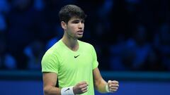 Carlos Alcaraz celebra su triunfo ante Daniil Medvedev en las ATP Finals.