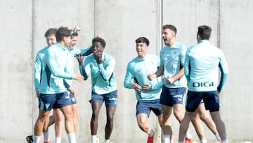 Laporte y Berchiche dosifican sus cargas de trabajo en Lezama para el derbi copero