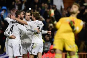 Celebración del primer gol de Real Madrid. 1-0.