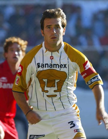 El defensa jugó 10 años en Pumas, tiempo en el que alzó  tres títulos, dos de liga y un campeón  de campeones