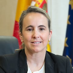 Ana Blanco, subdirectora de la DGT: “Hay mucho seguimiento de la baliza V-16 en otros países”