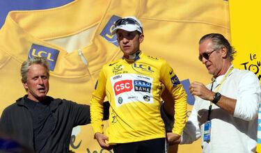 Carlos Sastre tuvo un final de Hollywood con Douglas y Riley