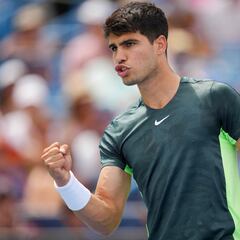 Alcaraz obtiene su revancha en un partido interminable